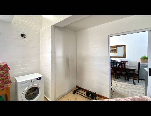 2 BEDROOM APARTMENT FOR SALE IN DWARSKERSBOS